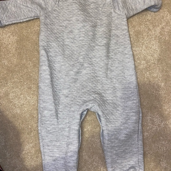 Baby onesie with hat - Picture 5 of 8